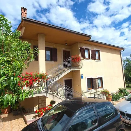Fuer 4 Personen Ca 75 Qm In Porec, Istrien Istrische Riviera Apartment *